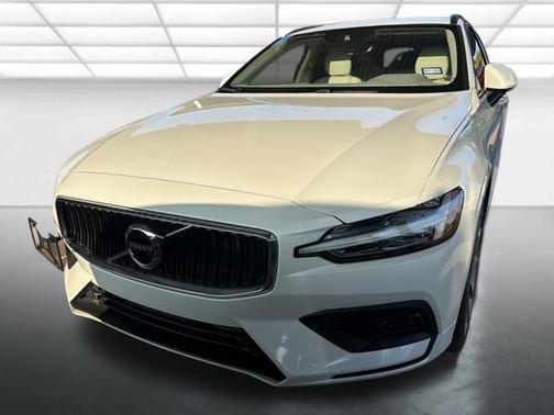 2020 Volvo V60 T5 Momentum
