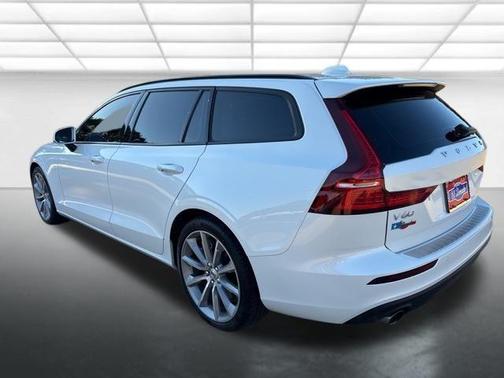 2020 Volvo V60 T5 Momentum