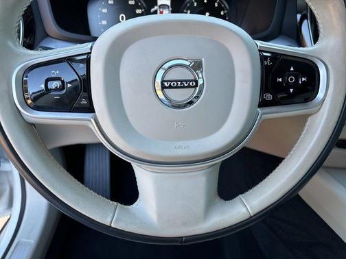 2020 Volvo V60 T5 Momentum