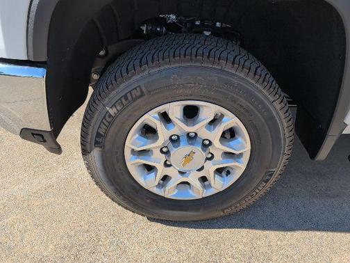 2025 Chevrolet Silverado 3500 LT