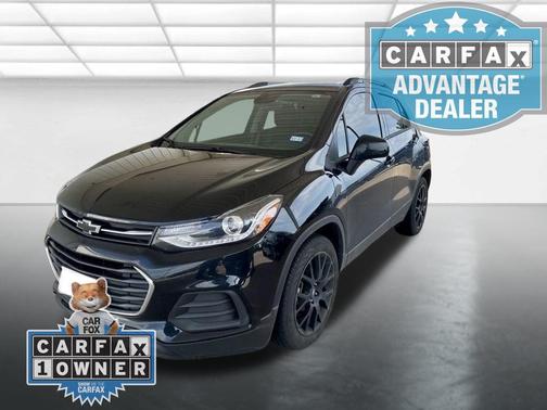 Mosaic Black Metallic 2022 Chevrolet Trax LT