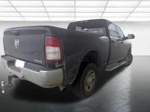 2022 RAM 2500 Big Horn Crew Cab 4x4 6'4' Box