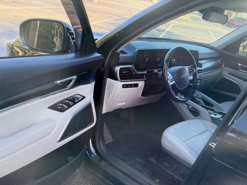 Ebony Black 2023 Kia Telluride S
