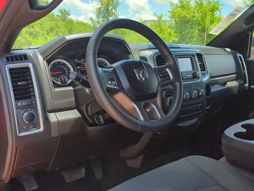 2024 RAM 1500 Classic Warlock Crew Cab 4x2 5'7' Box