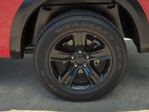 2024 RAM 1500 Classic Warlock Crew Cab 4x2 5'7' Box