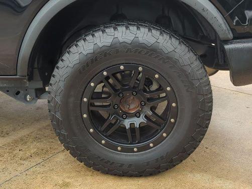 2023 Ford Bronco Base