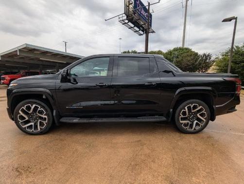 2024 Chevrolet Silverado EV RST