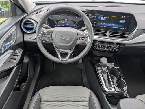 Summit White 2026 Chevrolet Trax LT