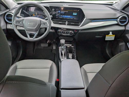Summit White 2026 Chevrolet Trax LT