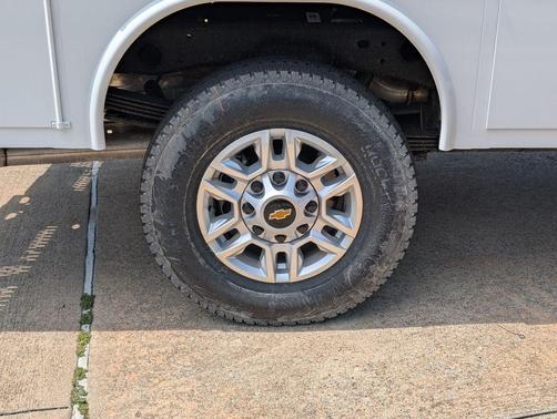 Summit White 2026 Chevrolet Silverado 2500 Double Cab, Long Bed, WT, RWD
