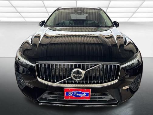 2022 Volvo XC60 B5 Momentum
