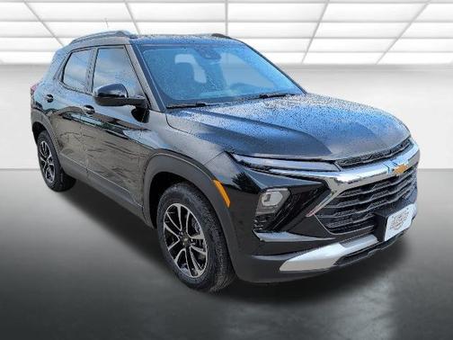 Mosaic Black Metallic 2026 Chevrolet Trailblazer LT