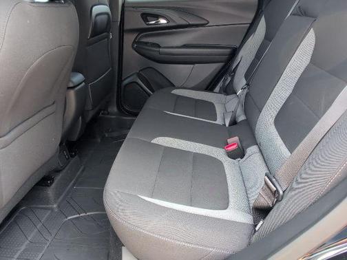 Mosaic Black Metallic 2026 Chevrolet Trailblazer LT