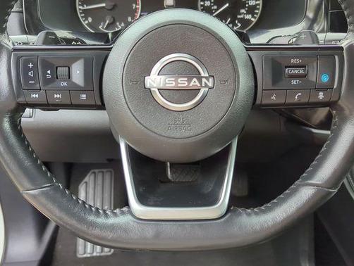 2022 Nissan Pathfinder SL 4WD