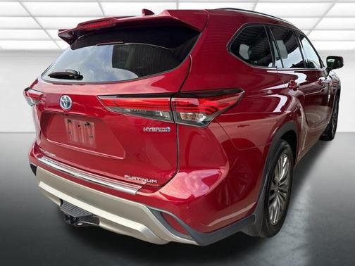 2021 Toyota Highlander Hybrid Platinum