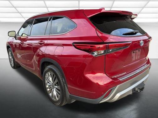 2021 Toyota Highlander Hybrid Platinum