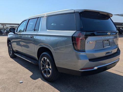 2025 Chevrolet Suburban LS