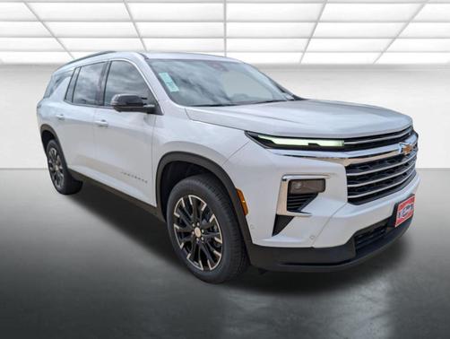 Summit White 2026 Chevrolet Traverse LT