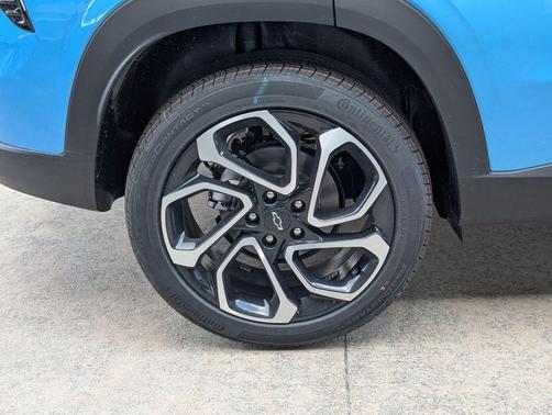 Marina Blue Metallic 2026 Chevrolet Trax FWD 2RS
