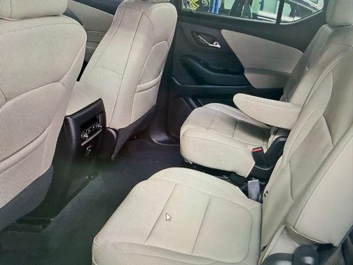 Mosaic Black Metallic 2023 Chevrolet Traverse LT Leather