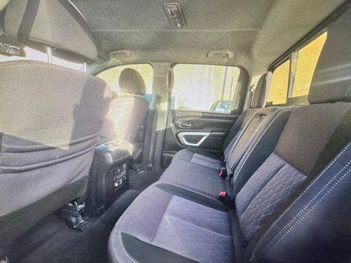 2021 Nissan Titan SV