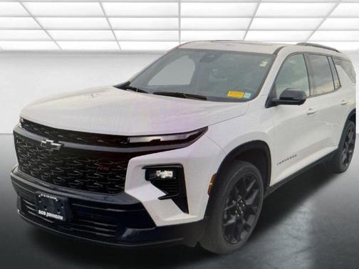 Iridescent Pearl Tricoat 2024 Chevrolet Traverse RS