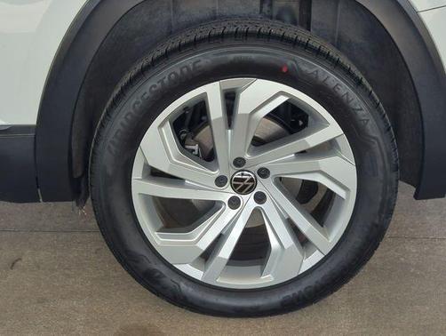 2023 Volkswagen Atlas 3.6L SE w/Technology