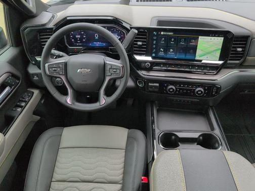 Sterling Gray Metallic 2026 Chevrolet Silverado 2500 Crew Cab, Standard Bed, XR2, 4WD