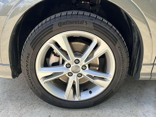 2020 Audi Q3 45 S line Premium