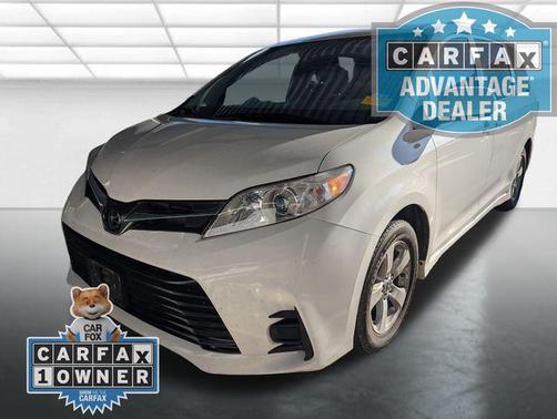 2020 Toyota Sienna LE