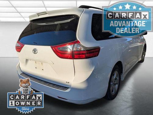 2020 Toyota Sienna LE