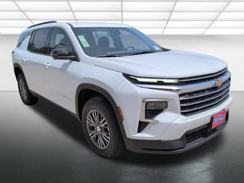 Summit White 2026 Chevrolet Traverse LT