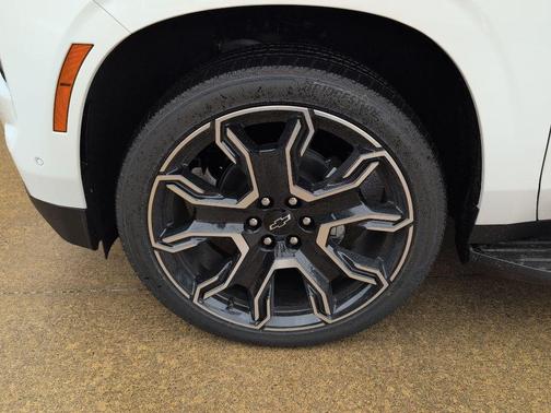 Summit White 2026 Chevrolet Suburban RST