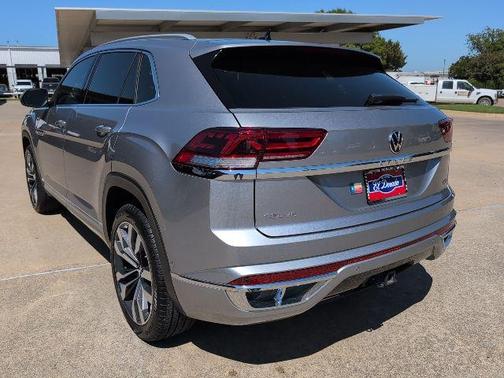 2022 Volkswagen Atlas Cross Sport 3.6L V6 SEL Premium R-Line