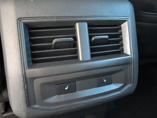 2022 Volkswagen Atlas Cross Sport 3.6L V6 SEL Premium R-Line