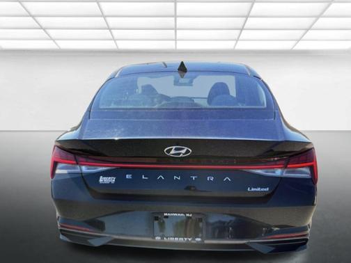 Phantom Black 2023 Hyundai ELANTRA Limited