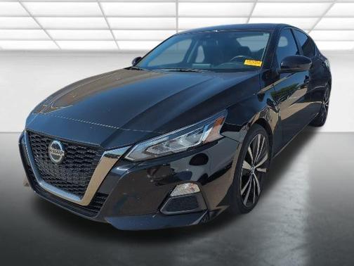 2022 Nissan Altima SR FWD