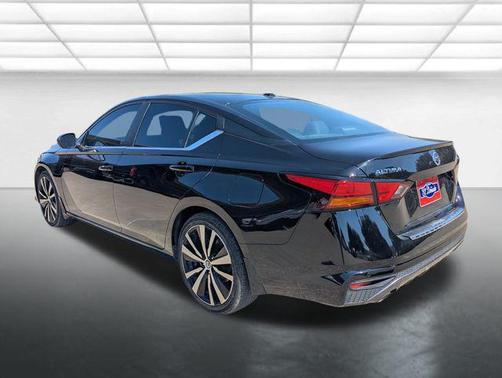 2022 Nissan Altima SR FWD