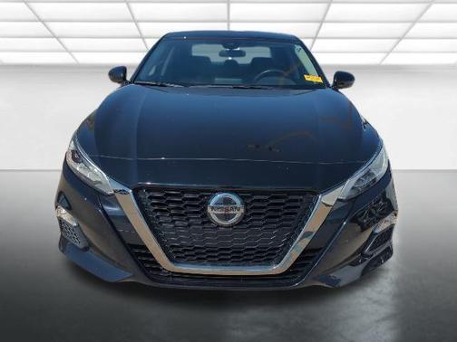 2022 Nissan Altima SR FWD