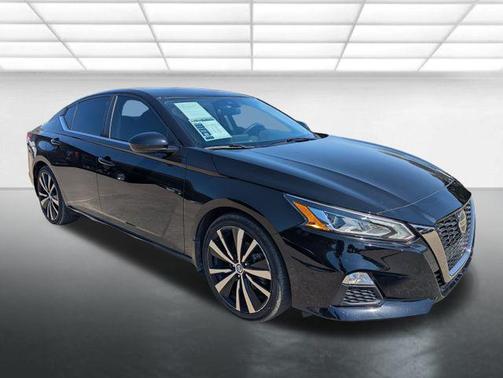 2022 Nissan Altima SR FWD