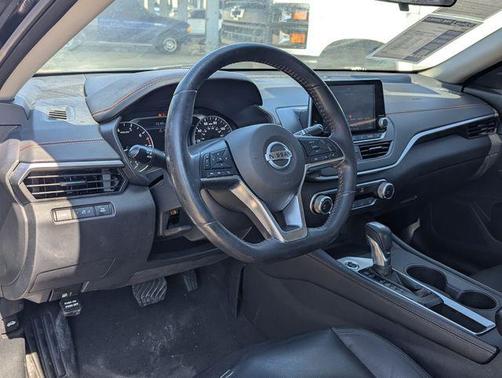 2022 Nissan Altima SR FWD