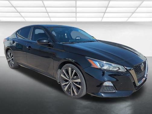 2022 Nissan Altima SR FWD