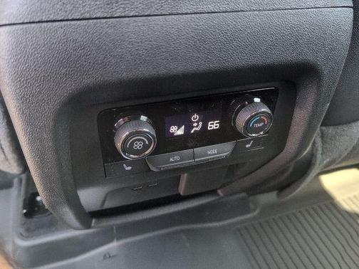 Mosaic Black Metallic 2026 Chevrolet Traverse RS