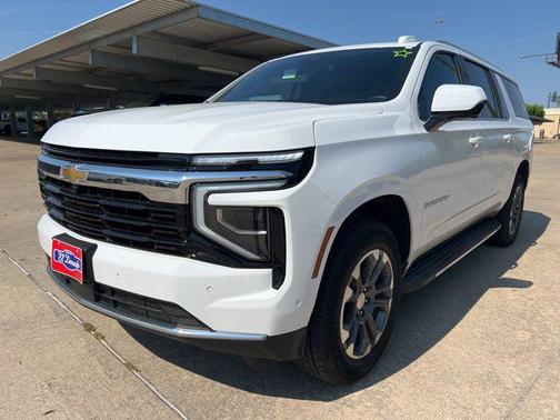 2025 Chevrolet Suburban LS