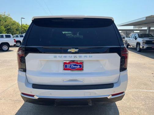 2025 Chevrolet Suburban LS