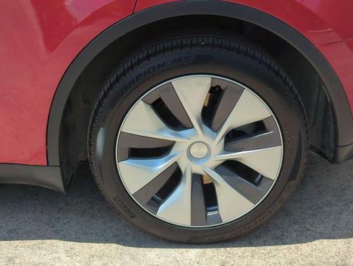 2024 Tesla Model Y Long Range Dual Motor All-Wheel Drive