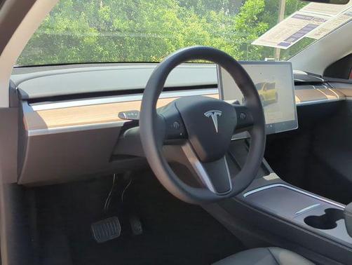 2024 Tesla Model Y Long Range Dual Motor All-Wheel Drive