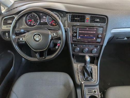 2018 Volkswagen Golf TSI S