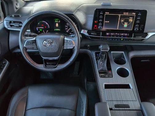 2021 Toyota Sienna XSE 7 Passenger