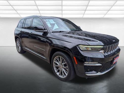 Diamond Black Crystal Pearlcoat 2022 Jeep Grand Cherokee Summit